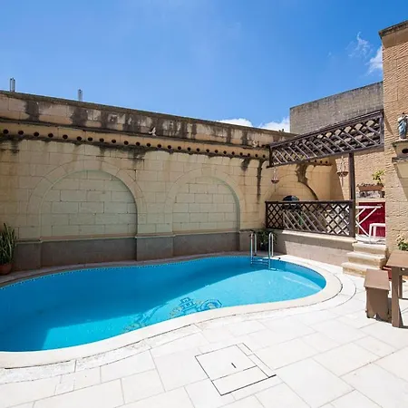 3 Bedroom With Private Pool * Għajn Melel