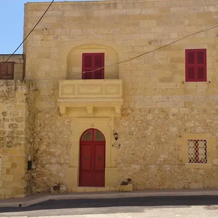 3 Bedroom With Private Pool * Ghajn Melel