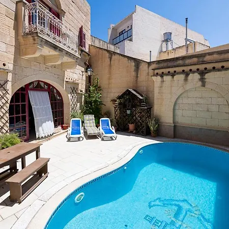 3 Bedroom With Private Pool Ghajn Melel