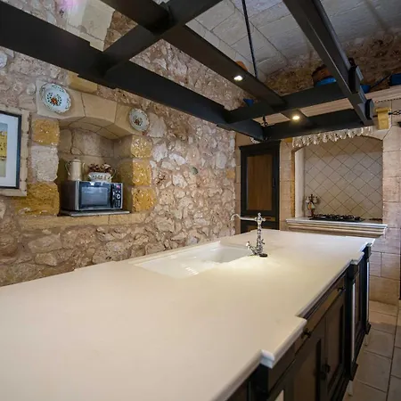 3 Bedroom With Private Pool *