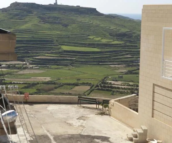 3 Bedroom With Private Pool Vakantiehuis Ghajn Melel