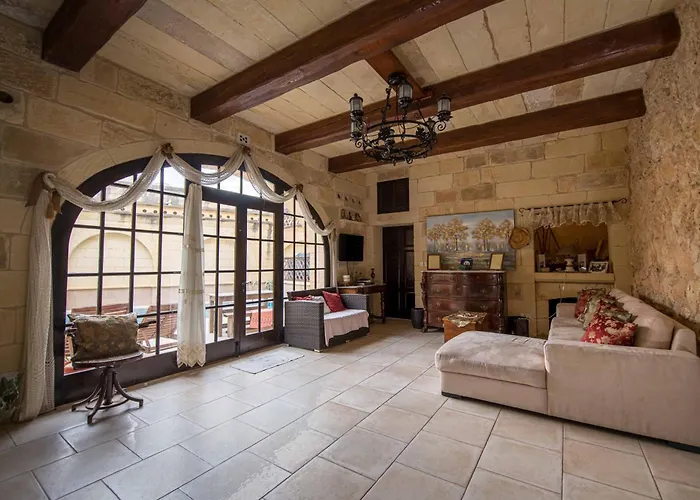 3 Bedroom With Private Pool Vakantiehuis Ghajn Melel