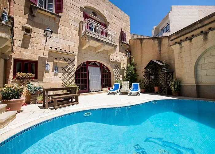 3 Bedroom With Private Pool Vakantiehuis Ghajn Melel