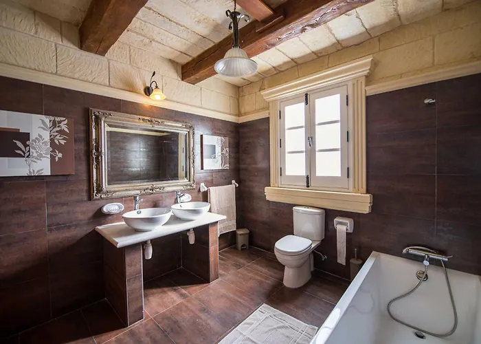 3 Bedroom With Private Pool Vakantiehuis Ghajn Melel