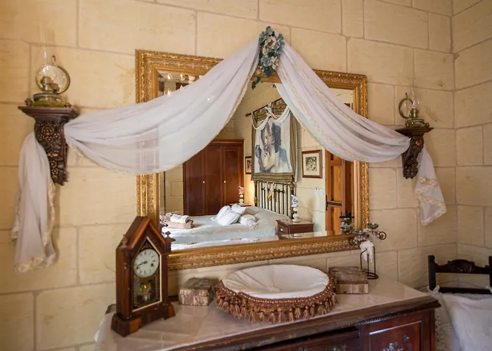 3 Bedroom With Private Pool Ghajn Melel