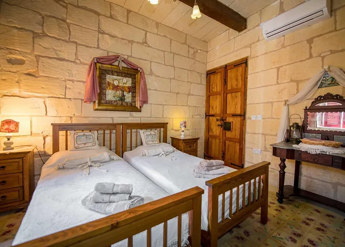 3 Bedroom With Private Pool *